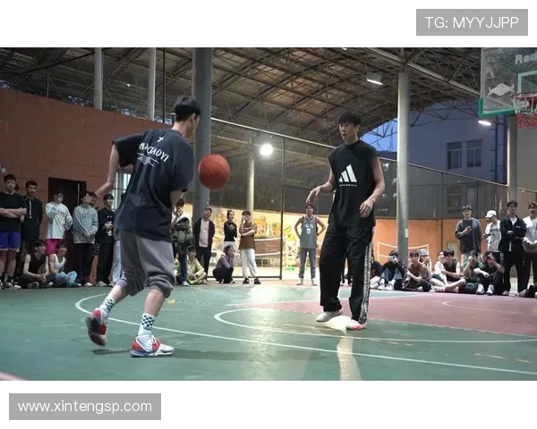 武汉篮球队团队协作引发热议球迷对战术配合和球员默契提出不同看法