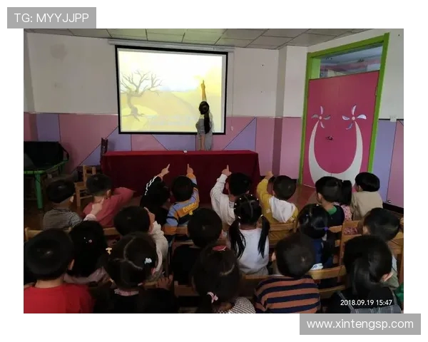 《篮球巨星背后的奋斗故事与成长历程揭示了荣耀背后的艰辛与挑战》